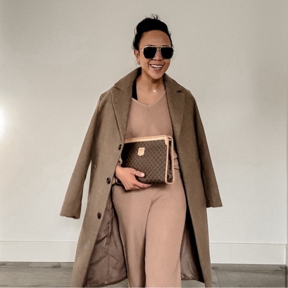 Live Show Alert ๐จ Like this post to get notified and share! - Picture 2 of 3